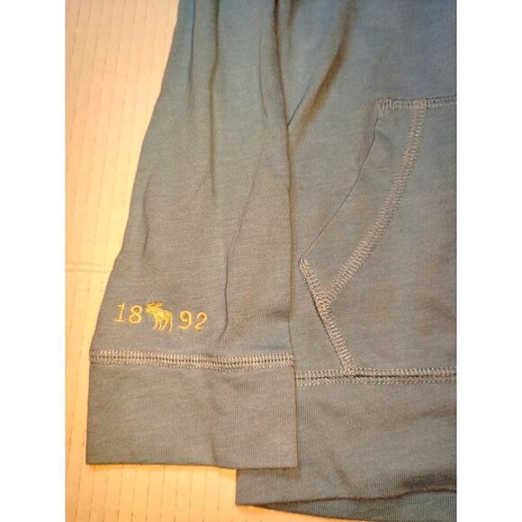 Abercrombie Kids Light Blue Hoodie - Size 5/6 - Pre-owned - Picture 3 of 5